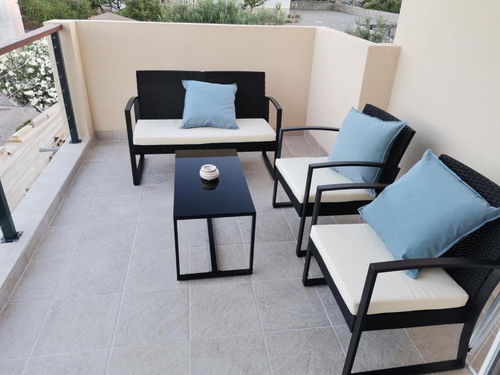 Apartment Dragana, Jezera, Island Murter Exterior photo