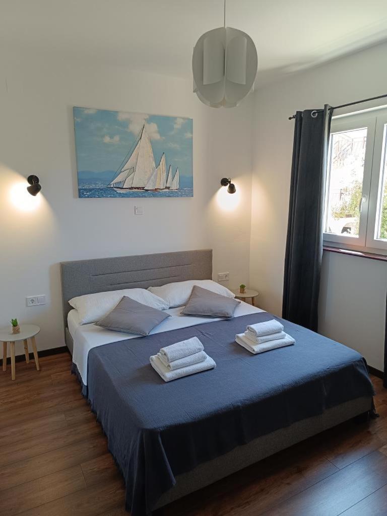 Apartment Dragana, Jezera, Island Murter Exterior photo